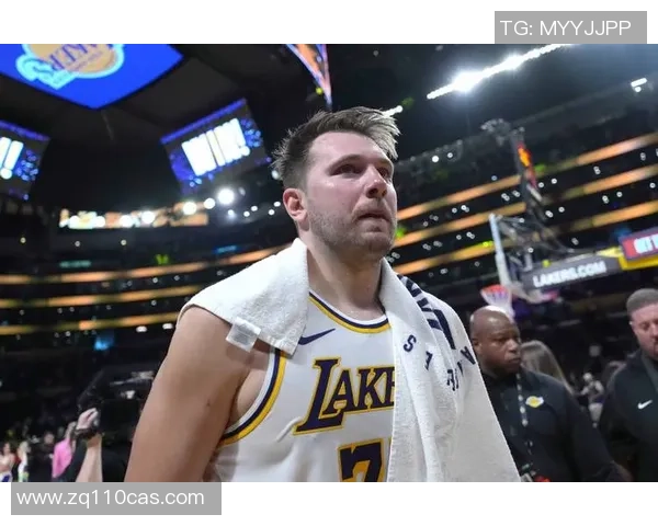 湖人对掘金精彩对决直播回顾与赛后分析全场亮点一览